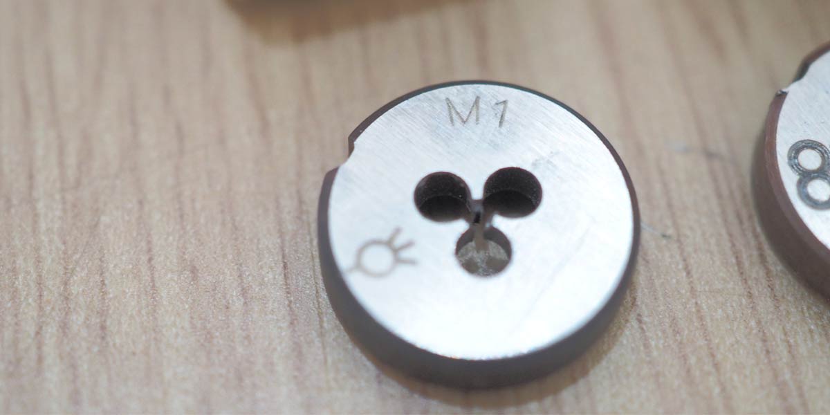 ดาย ,มินิสกรูเกลียว ,ดายมือ ,เครื่องมือดาย ,ดายเกลียว ,มินิดาย ,thread die,manual dies,manual die,threading die 10