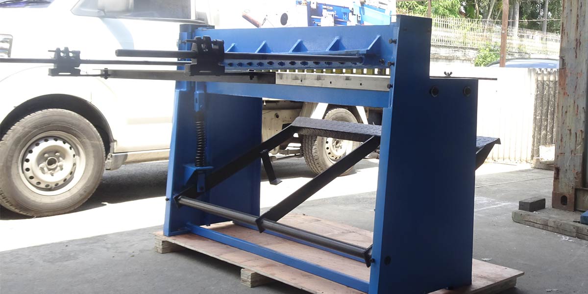 เครื่องตัด เครื่องตัดโลหะแผ่น เครื่องตัดเท้าเหียบ เครื่องตัดโลหะ Foot Cutting Shear Machine model Q01 1270x1.5mm.-6